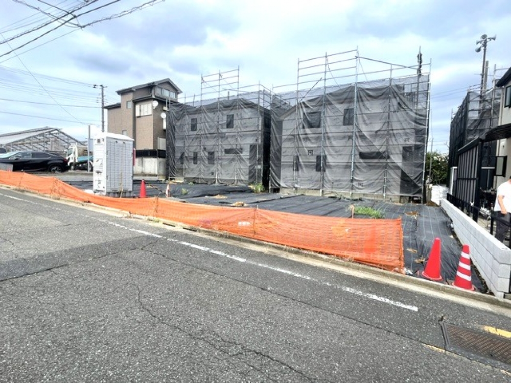 <dd>今回販売　新築住宅　3棟  売地１区画</dd>