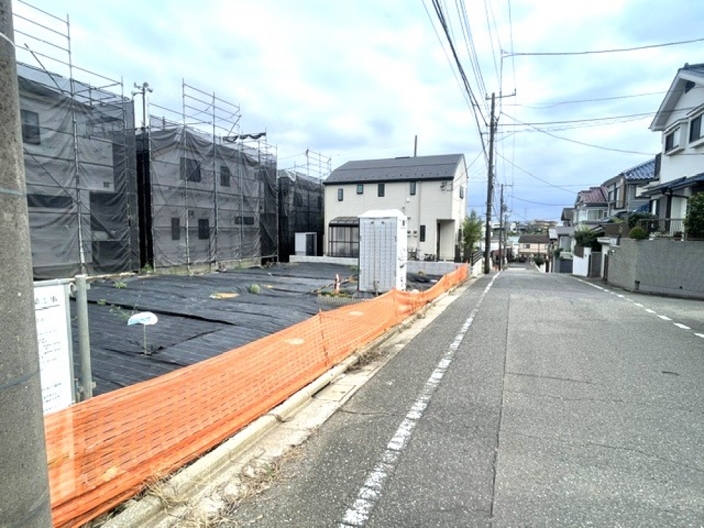 <dd>今回販売　建築条件無し売地　C区画</dd>