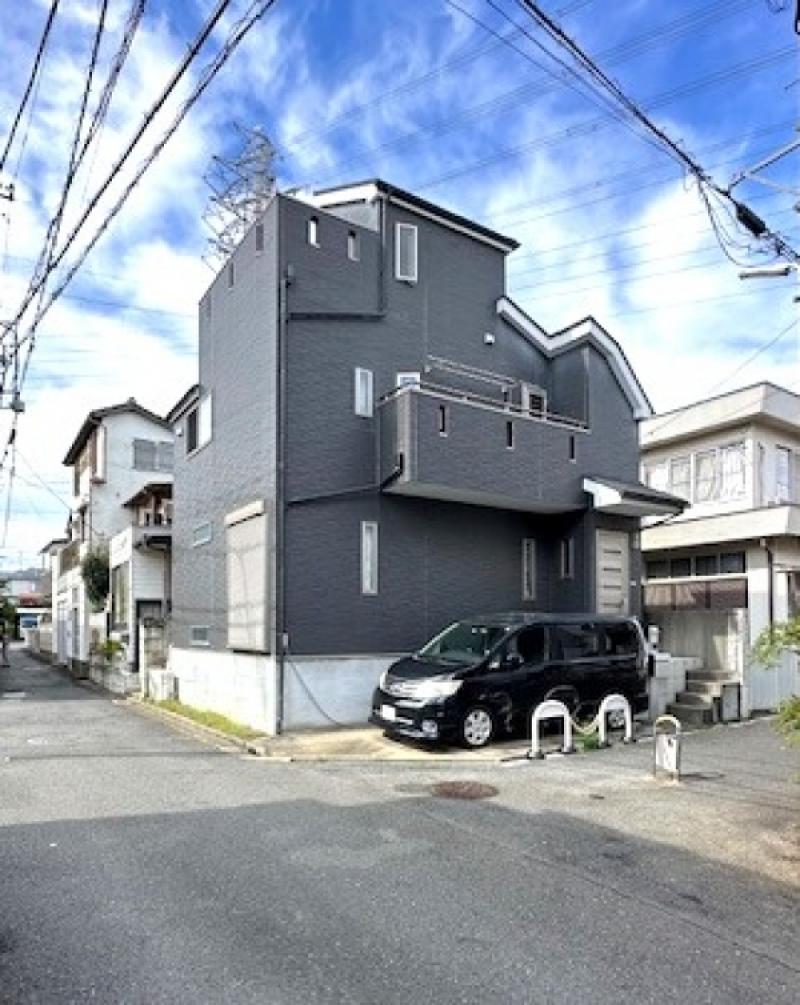 建物きれいに使われております　【2012年3月築】東南角地